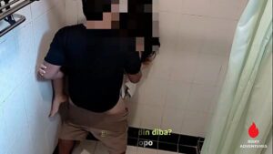 Pinay Milf Sinalisihan sa Banyo - Sarap na Sarap